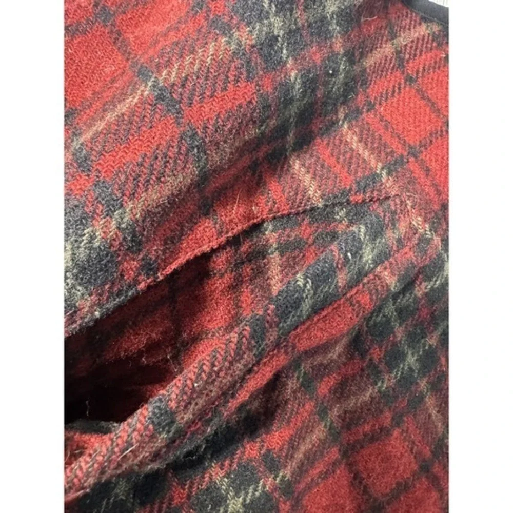 Woolrich Mens Sherpa Lined Wool Blend Vest|XLarge | Red Plaid Pattern, Full Zip - Picture 4 of 5